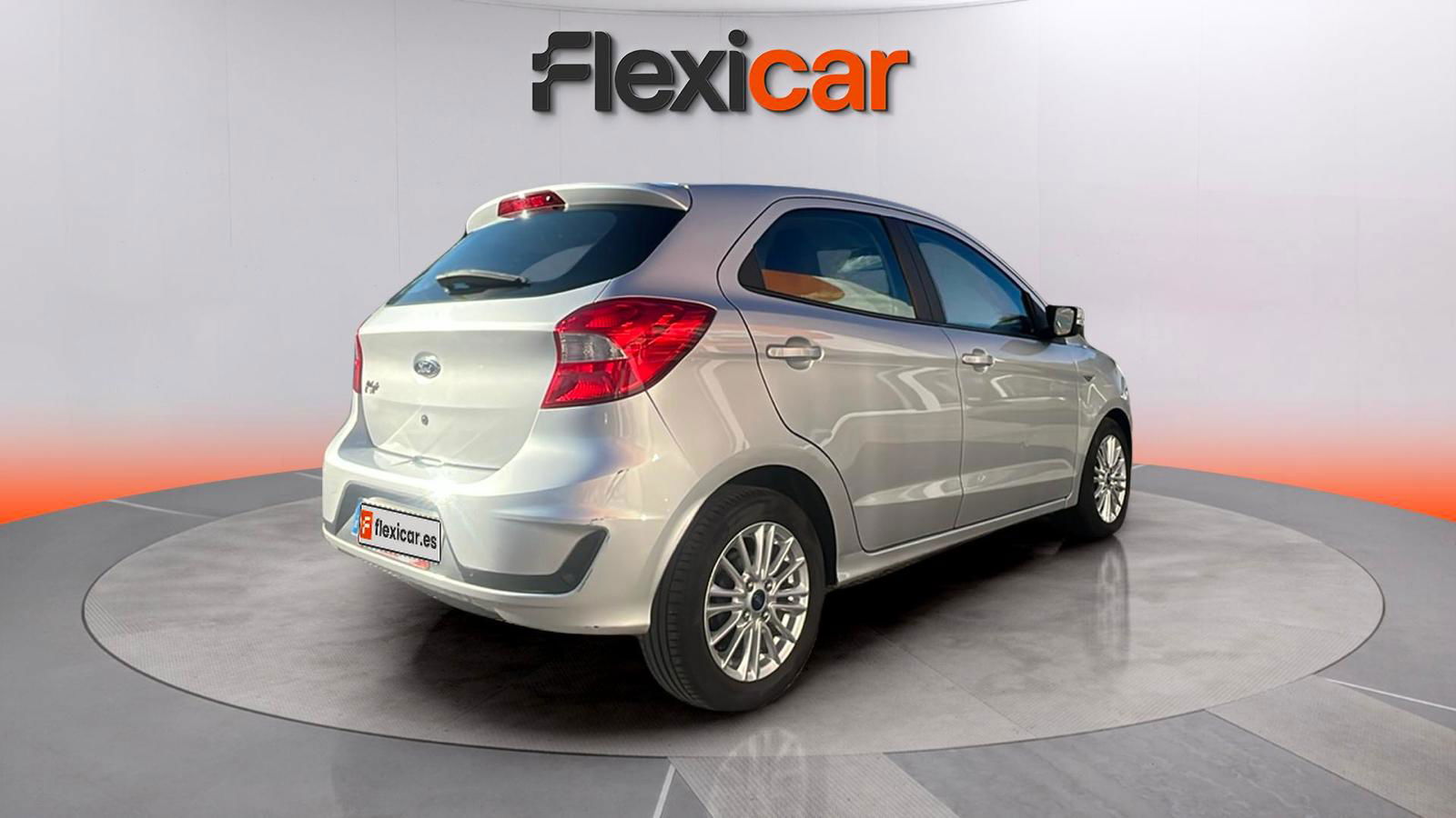 https://cdn-flexicar.caraffinity.it/public_appraisal_images_pro/images/stock/168488/sWo29rixRP__WhatsApp Image 2025-09-25 at 12.19.07 (15).jpeg